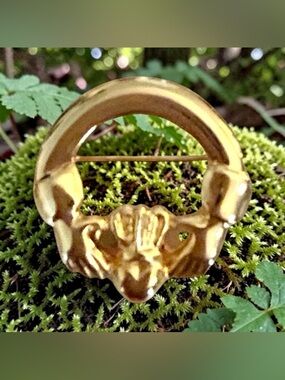 Gold-tone Irish Celtic Claddagh Brooch Pendant Vintage